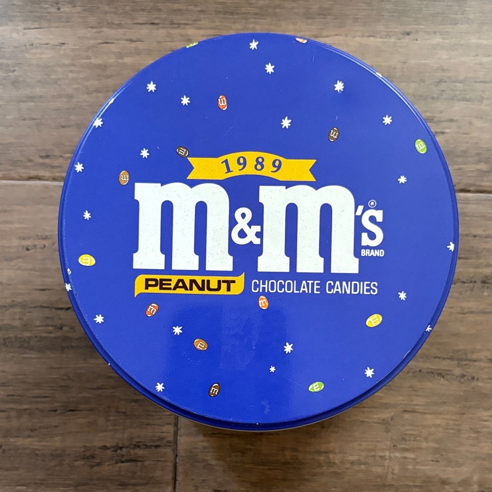 M&M'S vintage 1989 peanut M & M tin